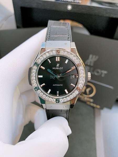 Đồng hồ Hublot 565.NX.1470.LR.1204