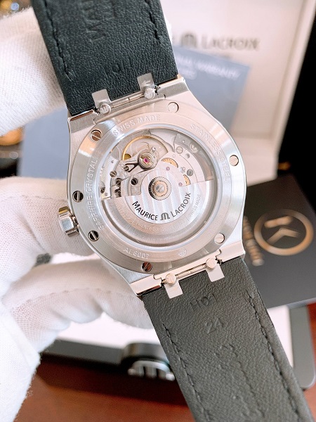 Đồng hồ Maurice Lacroix AI6007-SS001-330-1