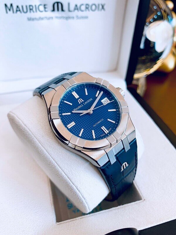 Đồng hồ Maurice Lacroix AI6007-SS001-430-1