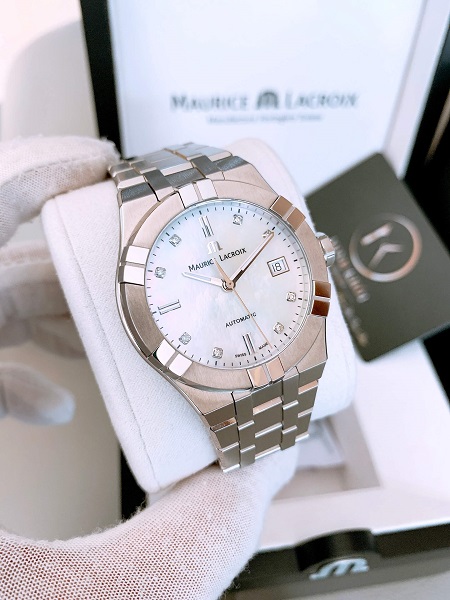 Đồng hồ Maurice Lacroix AI6007-SS002-170-1